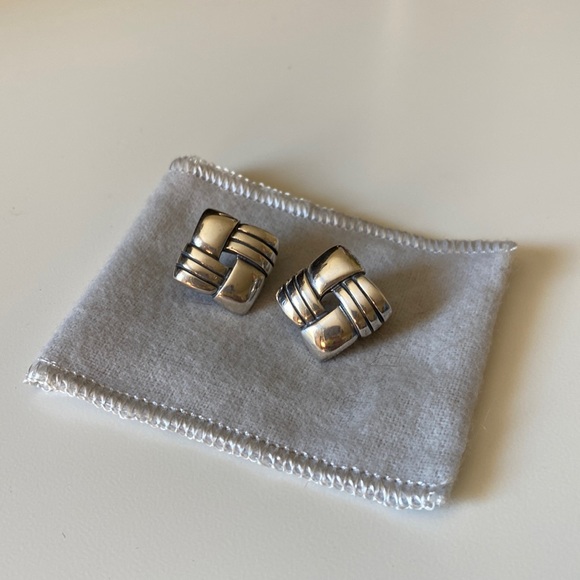 Retired James Avery Diamond Shaped Sterling Silver Earrings Pierced - Picture 1 of 5